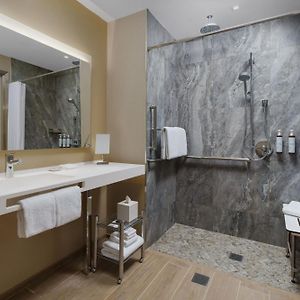 Standard Queen Room Hearing Accessible